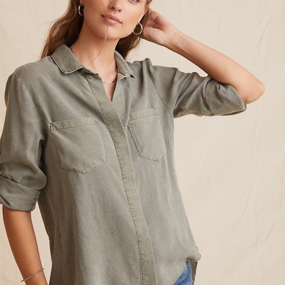 Bella Dahl Tops - NWOT Bella Dahl Split Back Button Down